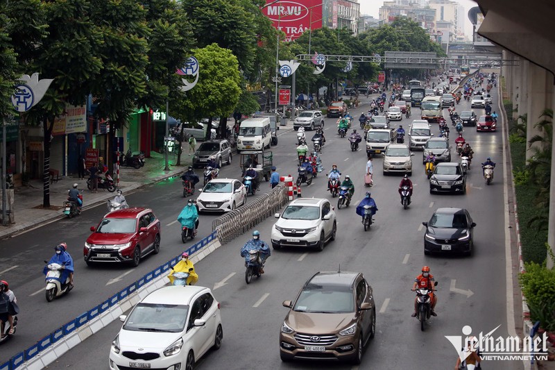 Ha Noi: Duong Nguyen Trai - Tran Phu se co 22 ‘lo cot’