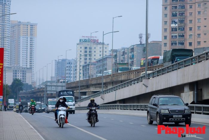 Ngay lam viec cuoi nam, cua ngo Ha Noi tac nghen, xe du bat khach tren cao toc-Hinh-2