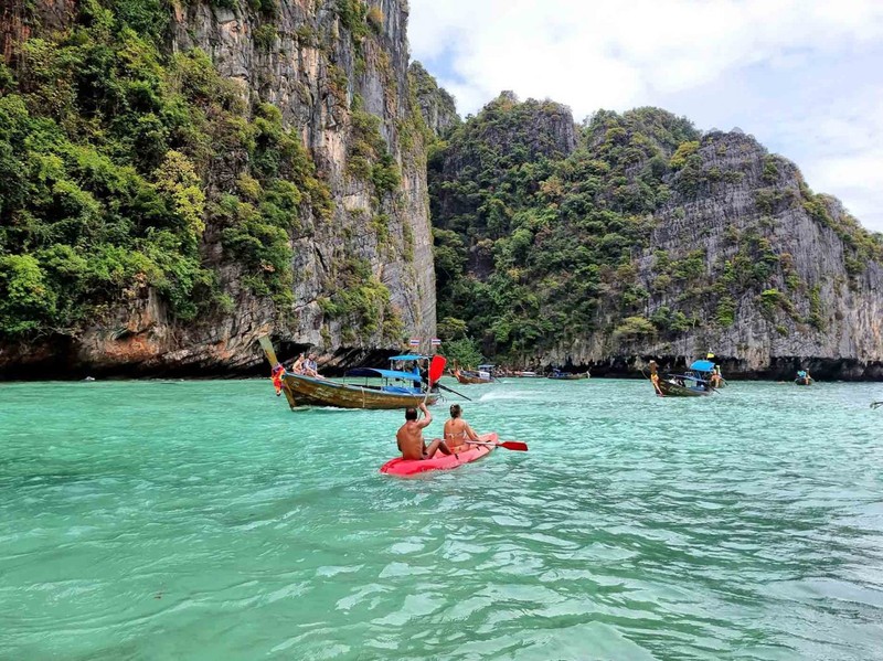 Den Thai Lan, kham pha Phi Phi Leh, Phi Phi Don