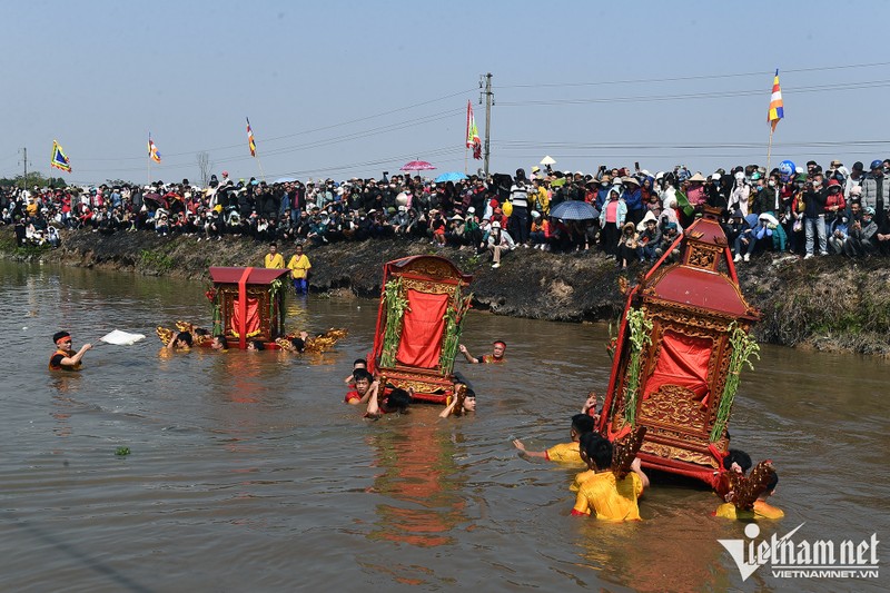 Tuc le ruoc kieu duoi nuoc trong gia lanh ky la o Thai Binh-Hinh-14