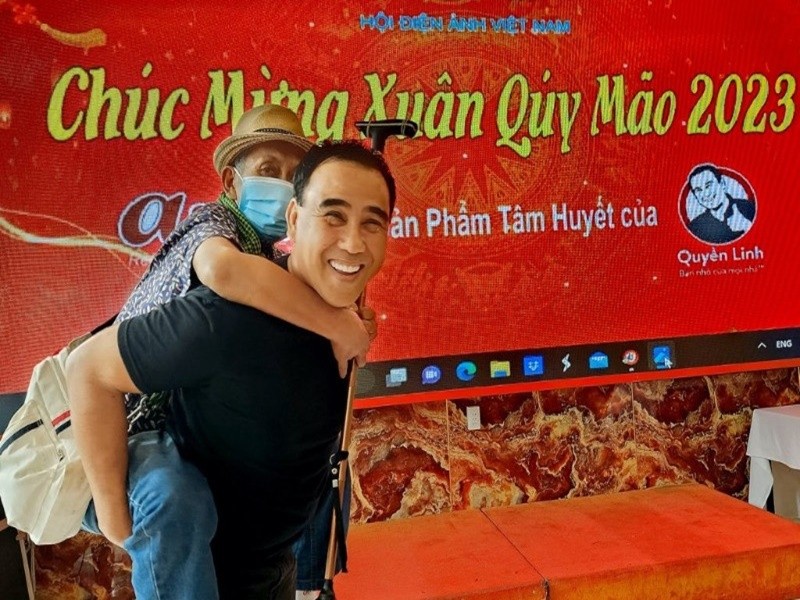 MC Quyen Linh cong tien boi, con bao lan ghi diem?-Hinh-2