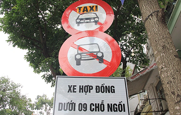 Nhung tuyen pho nao cua Ha Noi do bien cam taxi?