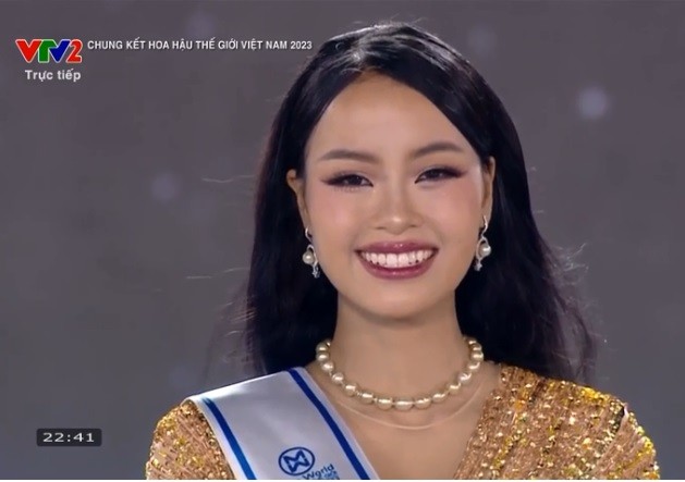 Huynh Tran Y Nhi dang quang Hoa hau The gioi Viet Nam 2023