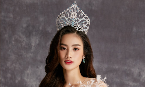 Hoa hau Y Nhi mat suat thi Miss World vi lum xum phat ngon?