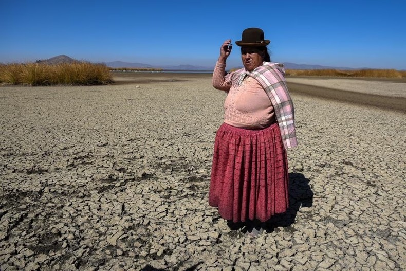 Ho nuoc ngot cao nhat the gioi Titicaca kho can vi nang nong-Hinh-3