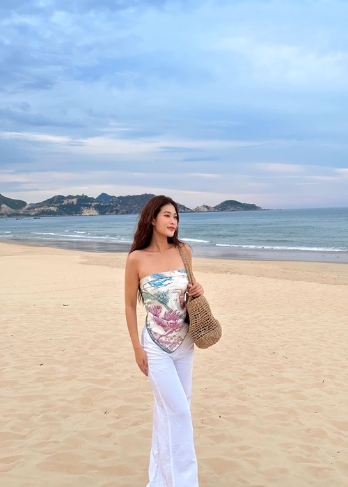 Doan Thien An ra sao khi sap het nhiem ky Miss Grand Vietnam 2022?-Hinh-8
