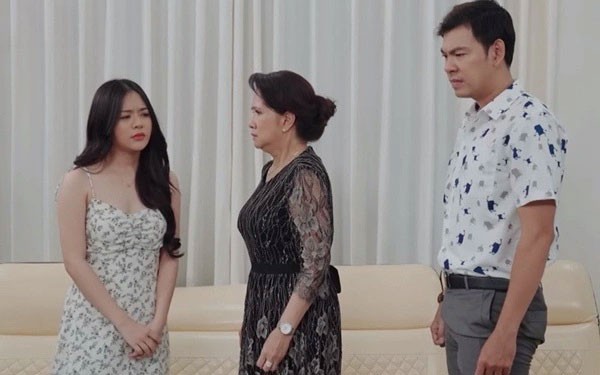 Chi chong me lam dep khien ca nha roi vao tinh huong oai oam