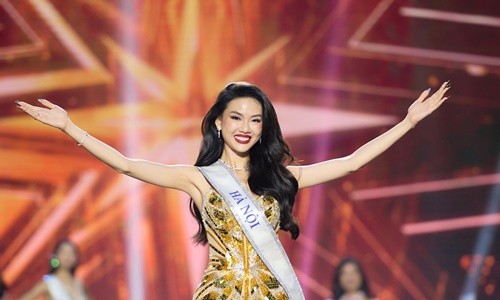 Bui Quynh Hoa dinh lum xum van chac suat thi Miss Universe?