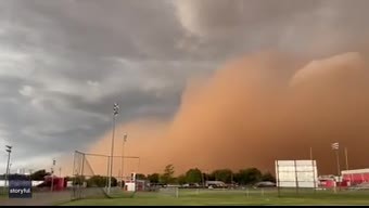 Video: Bao bui khong lo xuat hien o Texas