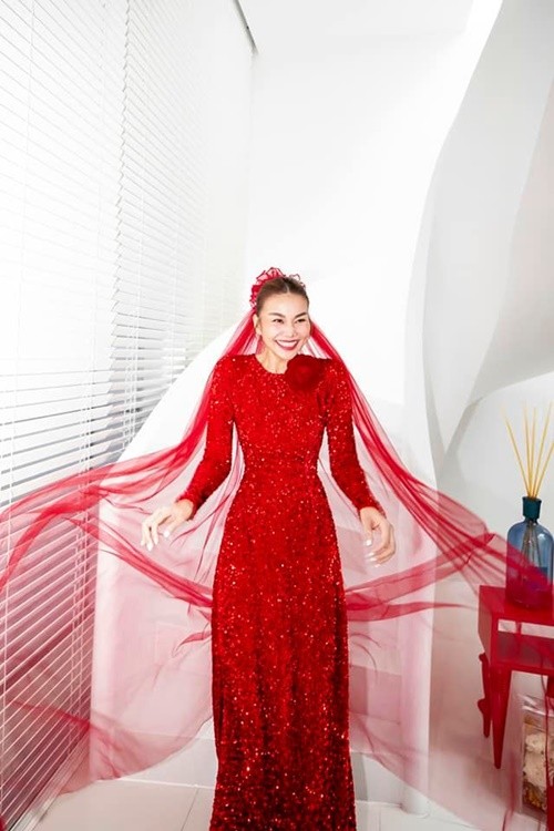 Thanh Hang dep me hon voi ao dai do trong ngay trong dai-Hinh-6