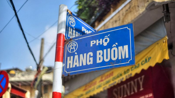 Sau 7 lan rao ban dau gia, dat vang mat pho HN giam mat nua