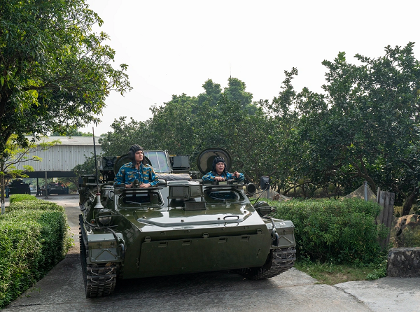 Mot ngay huan luyen tai Tieu doan ten lua bao ve san bay Noi Bai