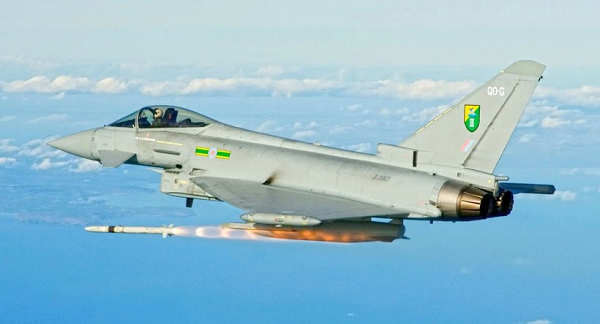 Anh 'doi gao nuoc lanh' vao mong muon nhan tiem kich Eurofighter Typhoon