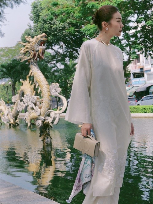 Sieu mau Thanh Hang gay me dam khi dien ao dai du xuan som-Hinh-5