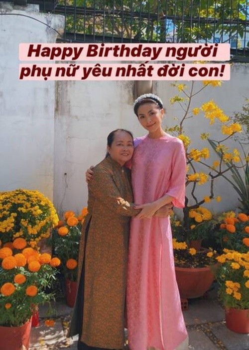 Tang Thanh Ha khoe an com tat nien o nha bo me de-Hinh-2