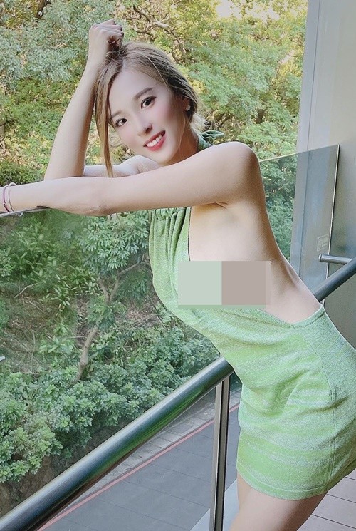 Nguong do mat hot girl mac “tha rong” vong mot di muon noi-Hinh-3