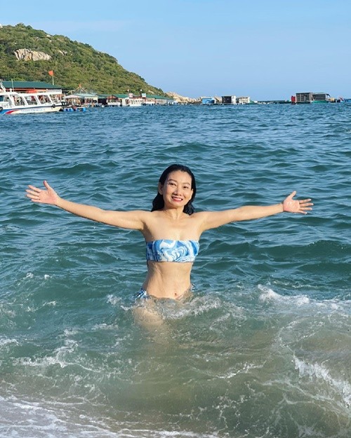 Me chong man anh cua Hong Diem khoe sac voc goi cam voi bikini-Hinh-7