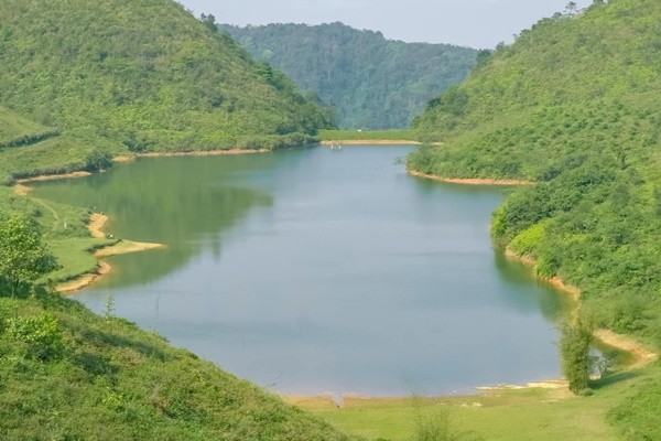 Kham pha ho Sam Tang o Hoa Binh