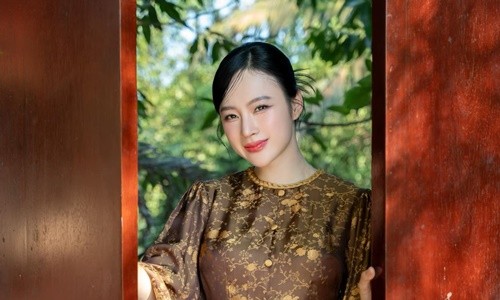 Angela Phuong Trinh xin loi ve on ao phat ngon “ngong cuong”