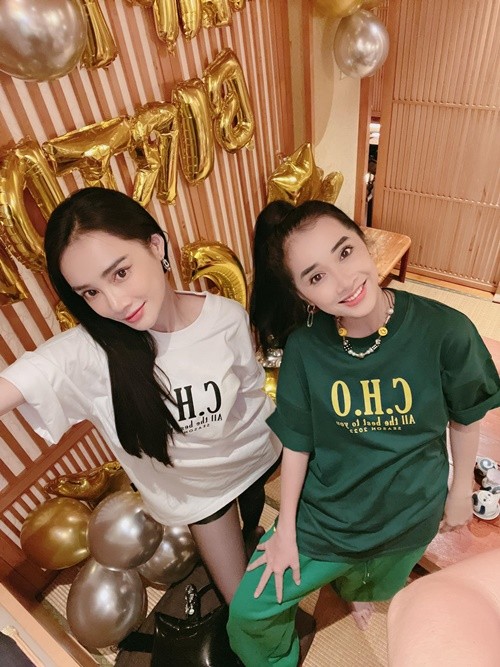 3 chi em gai nha Nha Phuong vua xinh lai gioi-Hinh-2