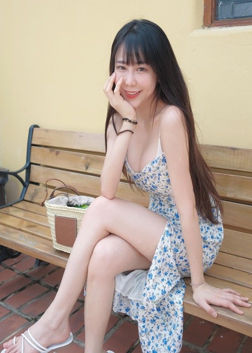 Hot girl sieu vong mot dien mot khong noi y khi xuong pho-Hinh-7