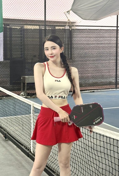 Do sac Do Thi Ha va dan my nhan tren san pickleball-Hinh-4