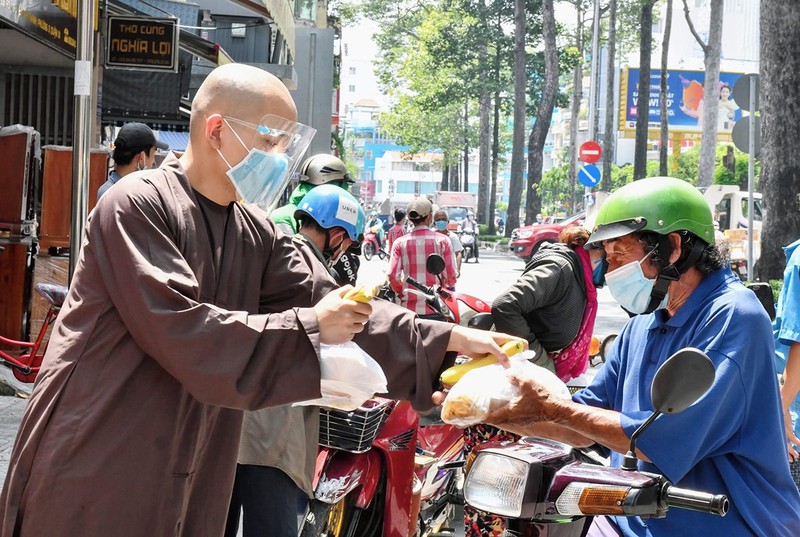 Có phải lên chùa mùa Vu Lan mới là báo hiếu mẹ cha