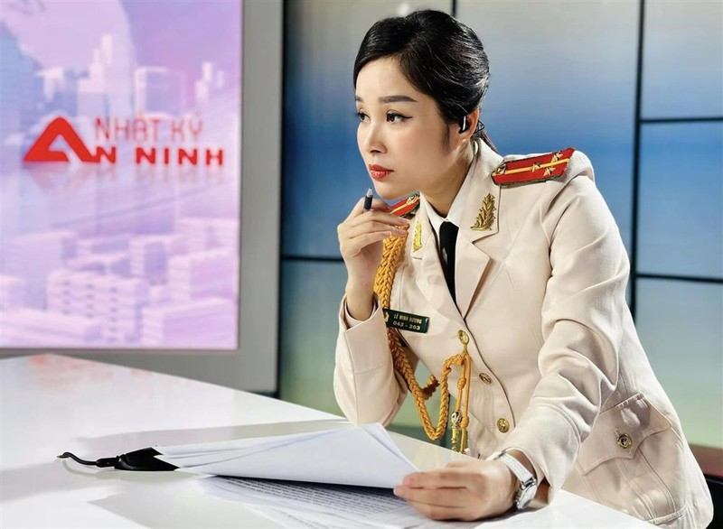 Actress Minh Huong was promoted to the rank of Police Captain at the age of 39-Picture 3