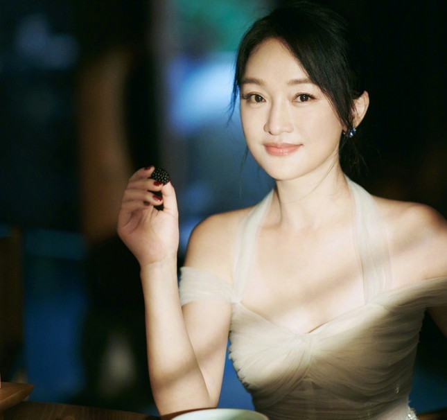 Chau Tan's beauty at the age of 50-Picture-5