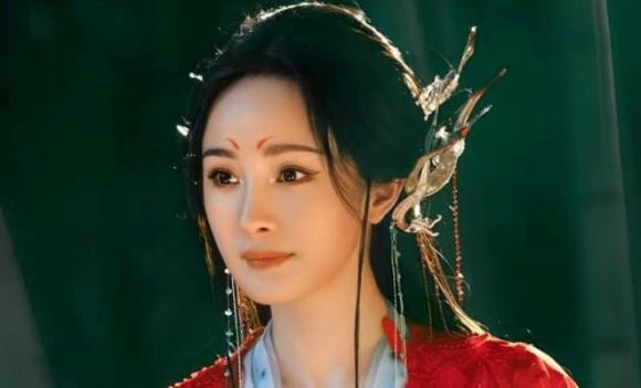 Duong Mich served as a maid for Liu Die Fei, and became a star 14 years later-Picture 10