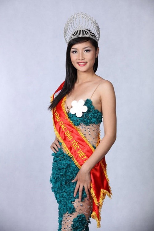 Phuong Le va loat hoa hau tuyen bo tra vuong mien-Hinh-8