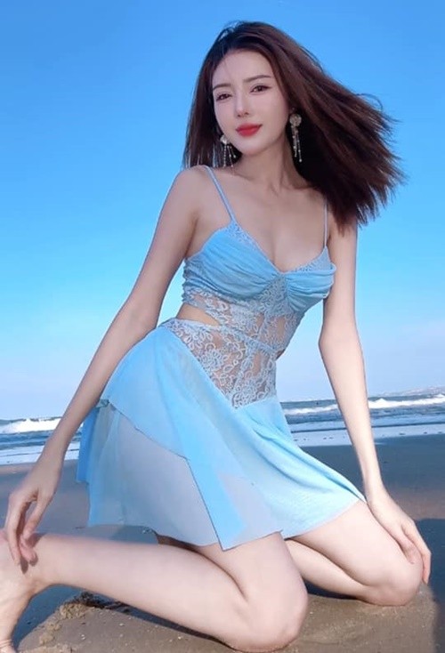 Lilly Luta - tinh cu cua Bui Anh Tuan ngay cang nong bong-Hinh-9