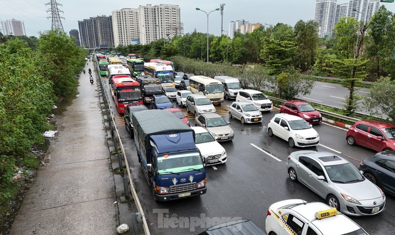 Mua tam ta ca ngay, cao toc Phap Van - Cau Gie un tac-Hinh-8