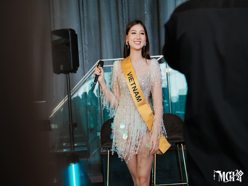 Que Anh lot top 15 phan thi hat o Miss Grand International 2024-Hinh-2