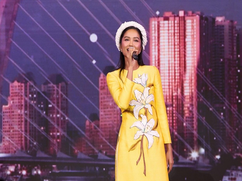 Cuoc song cua H’hen Nie sau thanh tich top 5 Miss Universe 2018-Hinh-4