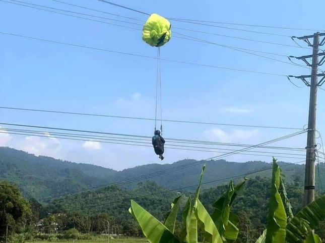 Hoa Binh: Cat dien de giai cuu van dong vien nhay du mac ket