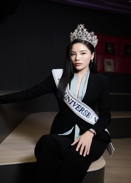 Hoa hau Ky Duyen lai vuong on ao khi sap thi Miss Universe-Hinh-7