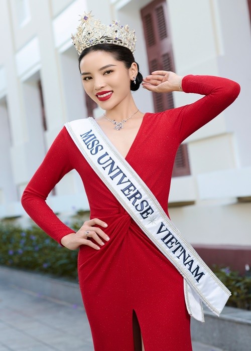 Hoa hau Ky Duyen lai vuong on ao khi sap thi Miss Universe-Hinh-8