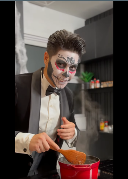 Anh hai huoc cua chong Ngo Thanh Van khi hoa trang don Halloween-Hinh-3