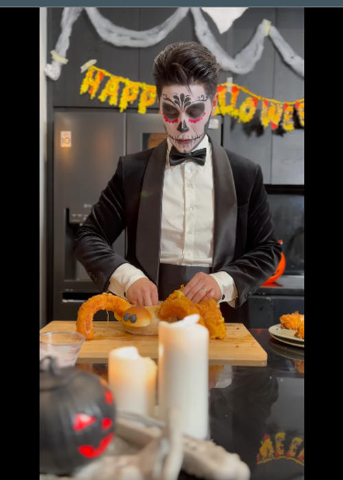 Anh hai huoc cua chong Ngo Thanh Van khi hoa trang don Halloween-Hinh-4