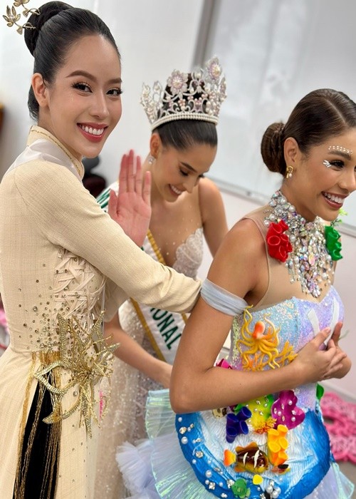 Thanh Thuy va dan thi sinh Miss International 2024 dien bikini nong bong-Hinh-9