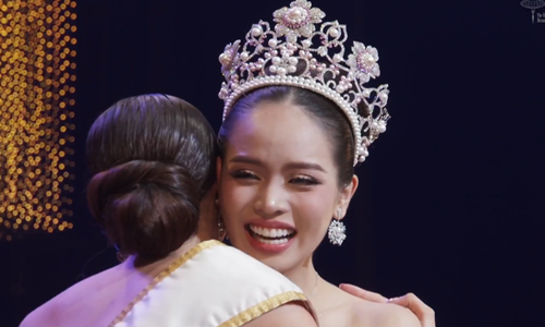 Thanh Thuy dang quang Miss International 2024