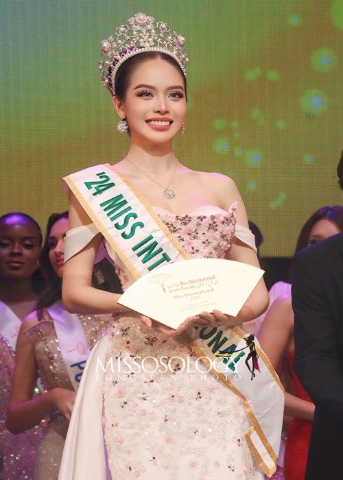 Tai sac Hoa hau Thanh Thuy vua dang quang Miss International 2024