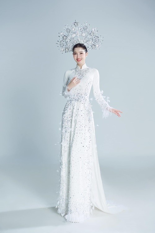 Ao dai le an hoi cua A hau Phuong Nhi co gi dac biet?-Hinh-11