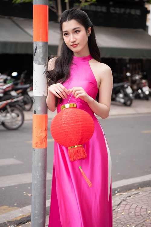 Ao dai le an hoi cua A hau Phuong Nhi co gi dac biet?-Hinh-13