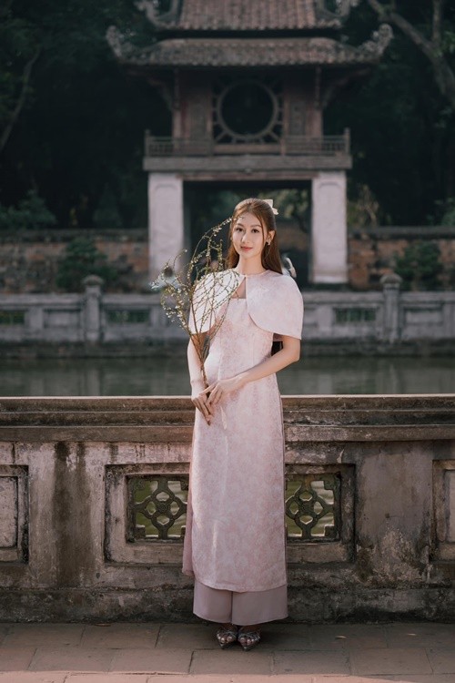 Tet Nguyen dan 2025, my nhan Viet dua nhau dien ao dai-Hinh-9