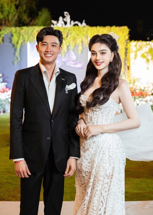 Lam Khanh Chi - Quoc Truong ngay cang than thiet-Hinh-4