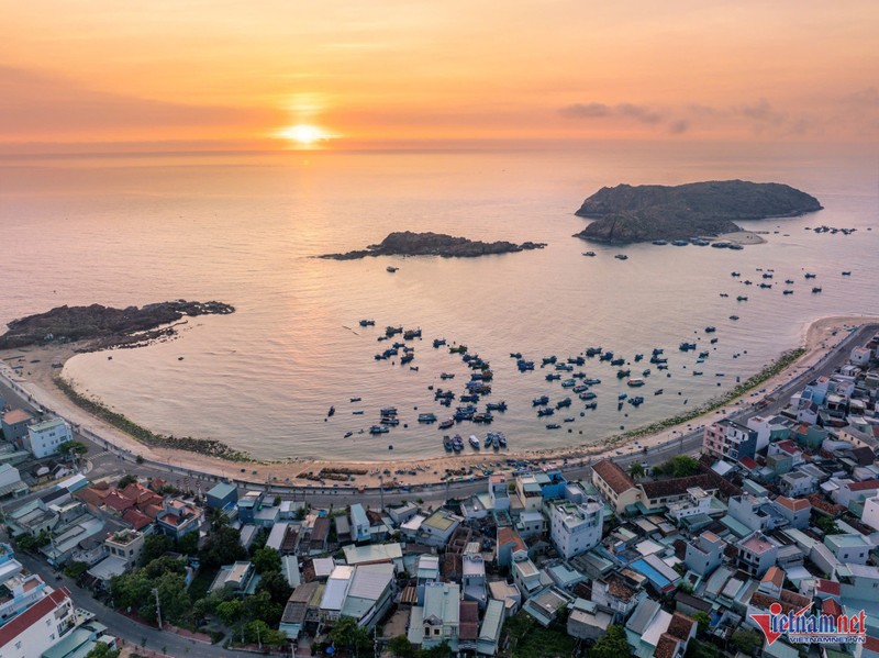 Bai da hinh vong cung tuyet dep o Quy Nhon hut du khach-Hinh-7