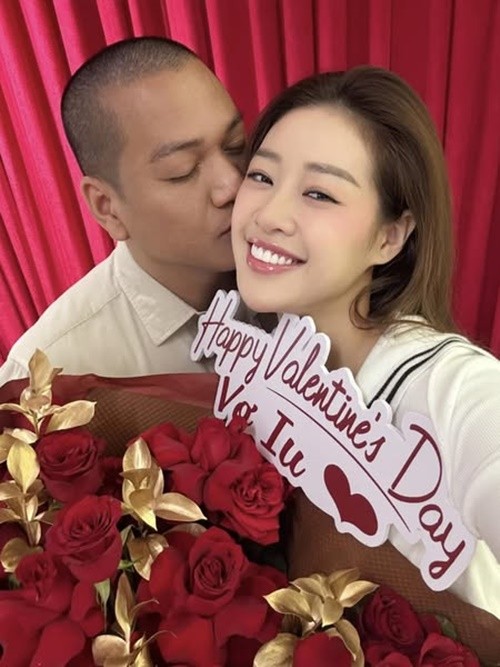 Le Quyen khoe qua ngay Valentine tu ban trai kem 12 tuoi-Hinh-7