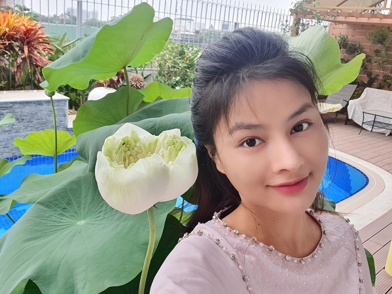 Vu Thu Phuong khoe anh xinh tuoi o troi Tay sau ly hon-Hinh-10